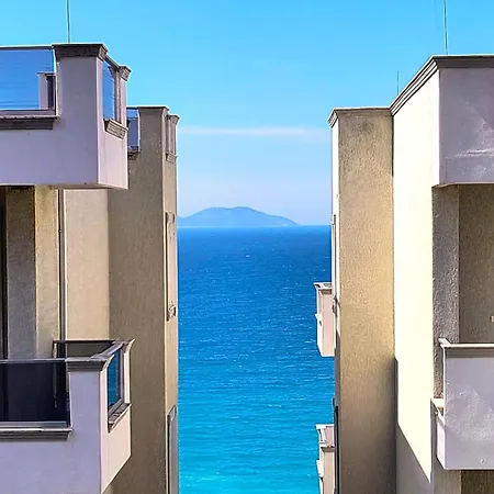 Blue Escape Sea View With Balcony Appartamento *
