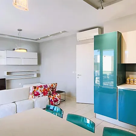 Blue Escape Sea View With Balcony Appartamento *